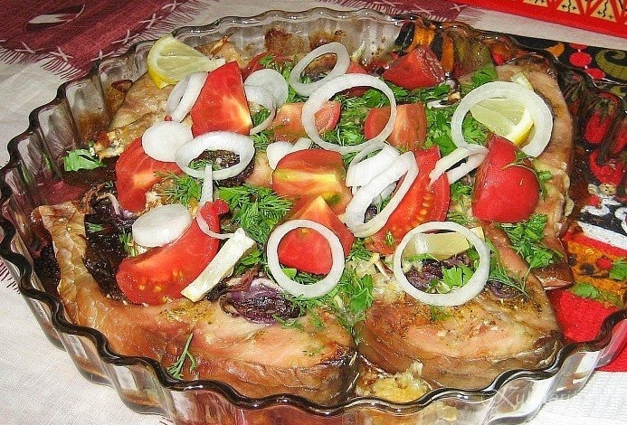 Sazanı fırında sebze bir tabaka ile nasıl pişirilir Sazanı fırında sebze bir tabaka ile nasıl pişirilir