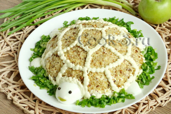 Kaplumbağa Salatası Tarifi: Tatil Masasının Dekorasyonu Kaplumbağa Salatası Tarifi: Tatil Masasının Dekorasyonu