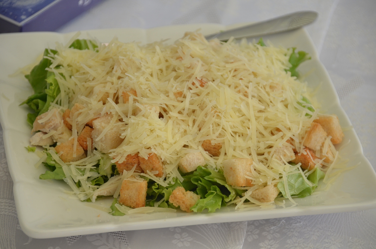 Füme tavuk göğsünden salata hazırlamak nasıl Füme tavuk göğsünden salata hazırlamak nasıl