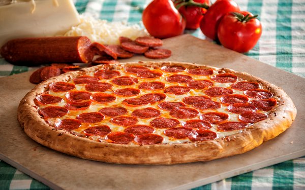 Bir fotoğra ile maya ile pizza testi için bir reçete Bir fotoğra ile maya ile pizza testi için bir reçete