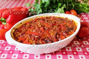 Lenten çorbası, fasulye ile lezzetli ve sağlıklı bir yemektir Lenten çorbası, fasulye ile lezzetli ve sağlıklı bir yemektir