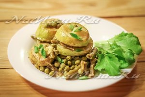 Lenten çorbası, fasulye ile lezzetli ve sağlıklı bir yemektir Lenten çorbası, fasulye ile lezzetli ve sağlıklı bir yemektir